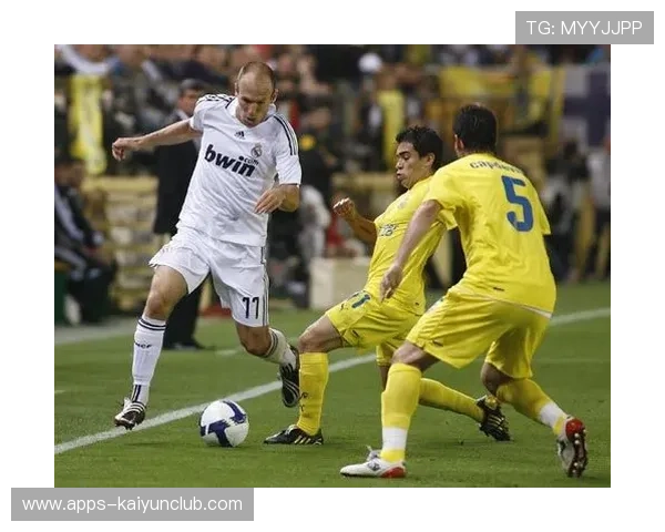 皇马边路插上后点配合完美兑现